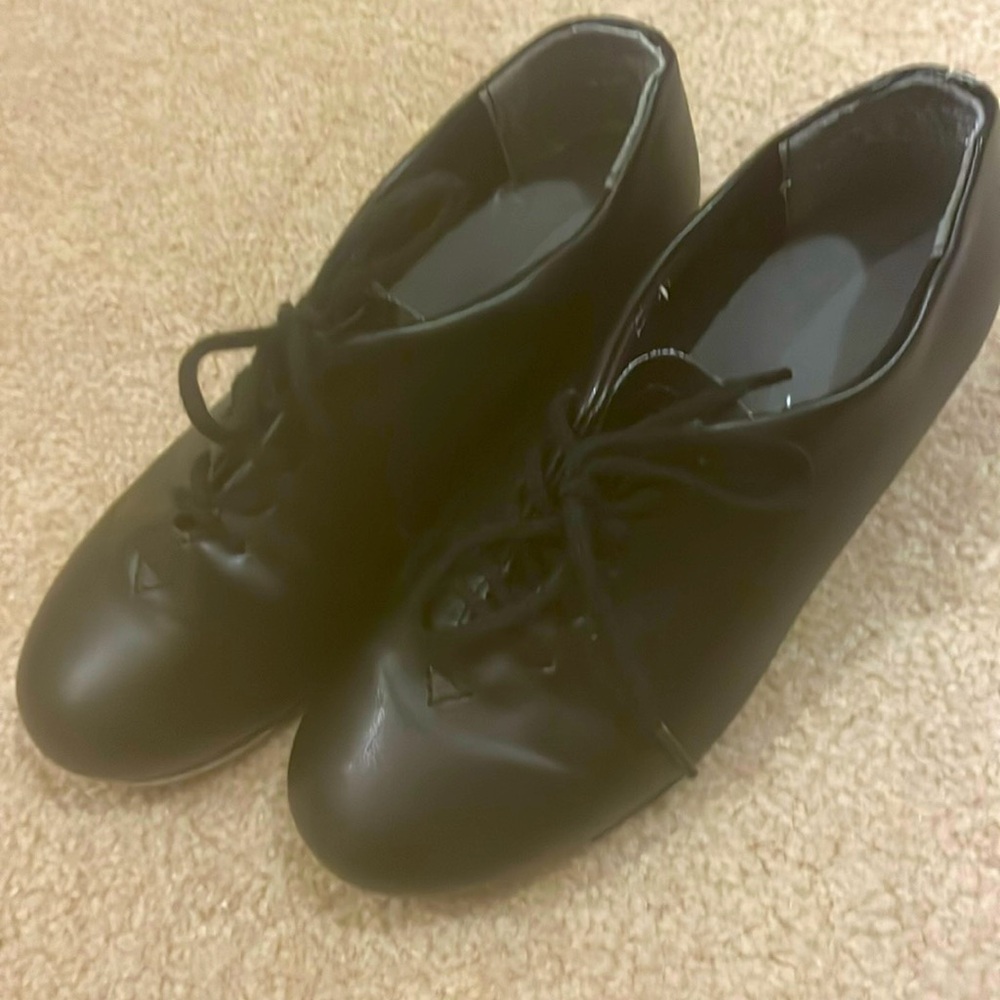EUC Capezio Tap shoes size 2